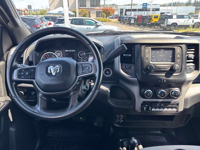 Used 2024 RAM 5500 Tradesman w/ Chrome Appearance Group AWD/4WD image 14