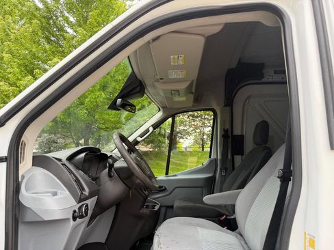 Used 2016 Ford Transit 250 148 Medium Roof RWD image 10