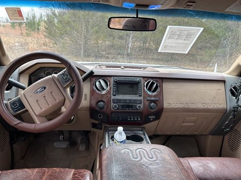 Used 2012 Ford F250 King Ranch w/ King Ranch w/Chrome Pkg image 6