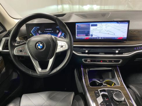 Certified 2024 BMW X7 xDrive40i w/ Premium Package image 2