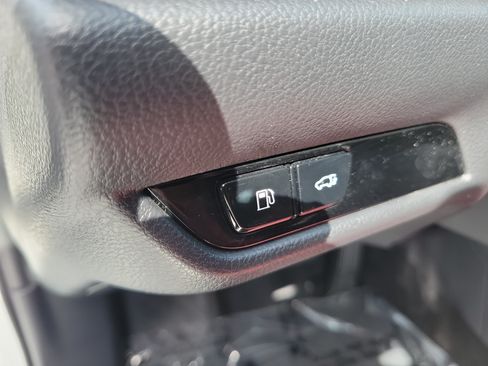 Used 2025 Lexus NX 250 FWD w/ Towing Package (2000 Lbs) image 28