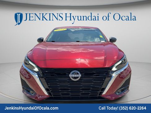Used 2025 Nissan Altima 2.5 SV FWD image 8