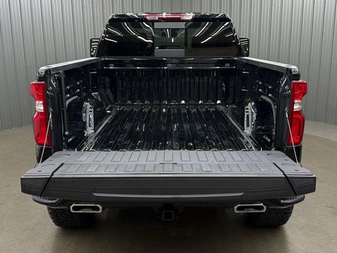 Used 2025 Chevrolet Silverado 1500 LT Trail Boss w/ Convenience Package II AWD/4WD image 18