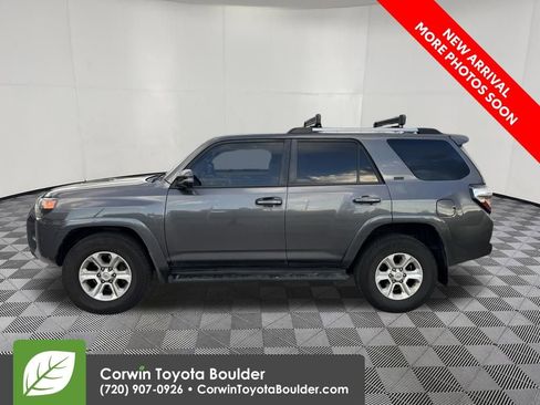 Used 2020 Toyota 4Runner SR5 Premium AWD/4WD image 4