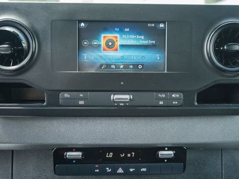 Used 2024 Mercedes-Benz Sprinter 2500 image 19