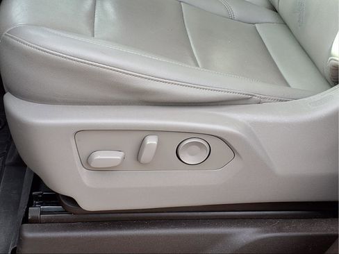 Used 2022 GMC Sierra 1500 SLT w/ SLT Premium Plus Package image 18