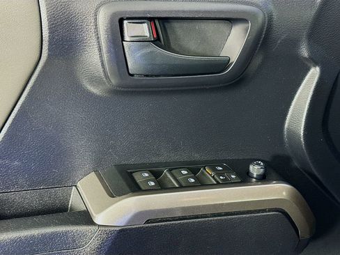 Used 2021 Toyota Tacoma SR5 w/ Blackout Package (TMS) image 19