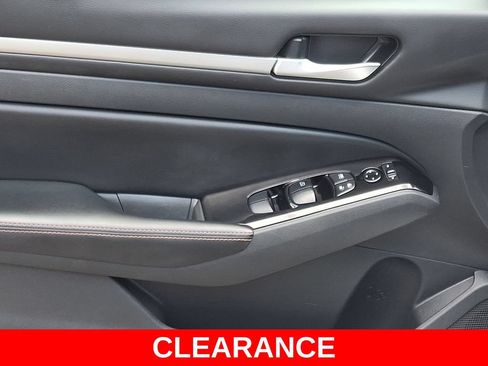 Used 2024 Nissan Altima 2.5 SR FWD image 13