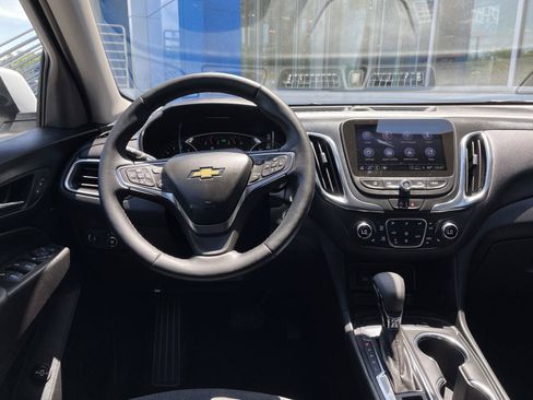 Used 2024 Chevrolet Equinox LT FWD image 16