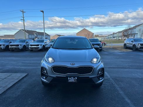Used 2022 Kia Sportage LX w/ LX AWD Value Edition Package image 2