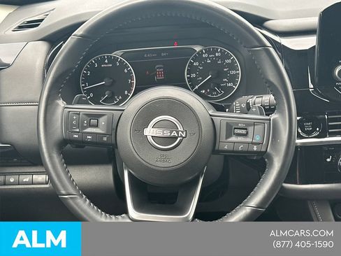 Used 2025 Nissan Pathfinder SV FWD image 27