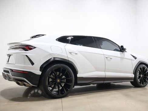 Used 2020 Lamborghini Urus image 64