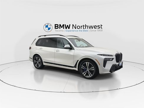 Used 2025 BMW X7 xDrive40i AWD/4WD image 6