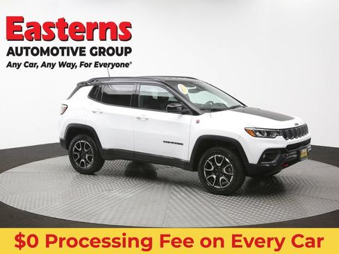 Used 2025 Jeep Compass Trailhawk AWD/4WD image 45