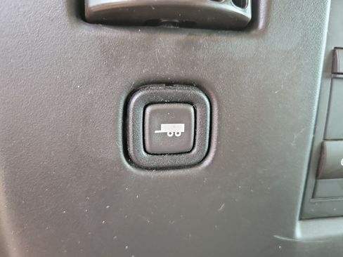 Used 2018 Chevrolet Express 2500 Extended RWD image 22