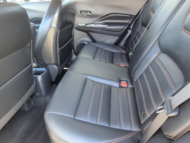 Used 2019 Nissan Kicks SR w/ SR Premium Package FWD image 17