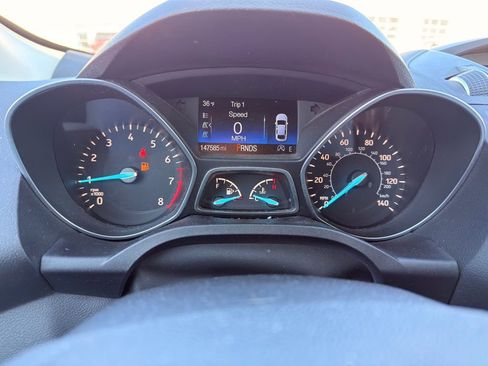 Used 2017 Ford Escape SE image 16