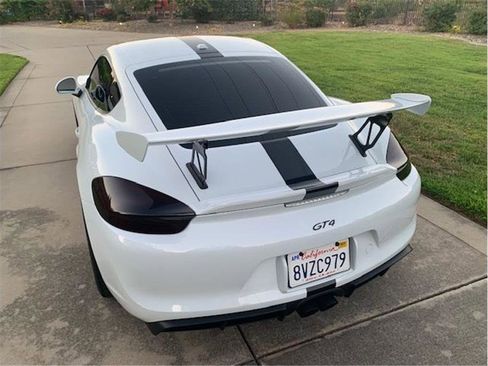 Used 2016 Porsche Cayman GT4 image 10