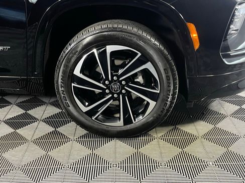 Used 2025 Buick Enclave Sport Touring image 15