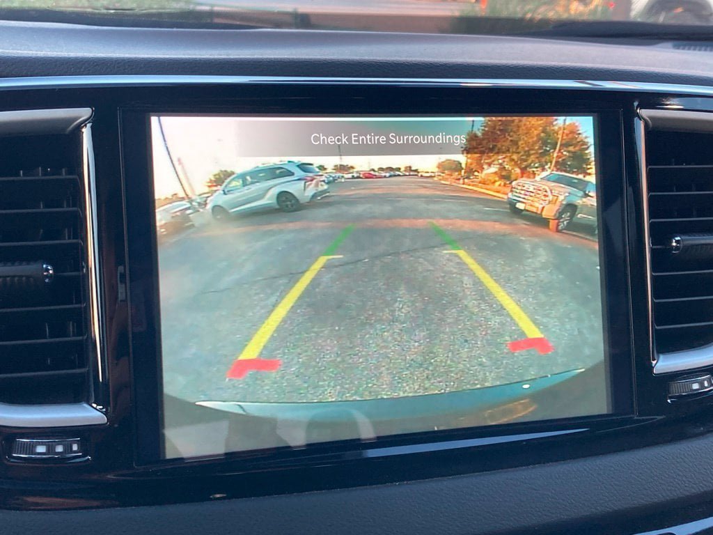 Used 2026 Chrysler Pacifica Select FWD image 25