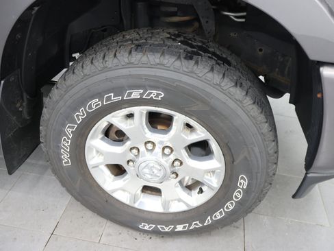 Used 2019 RAM 3500 Laramie AWD/4WD image 3