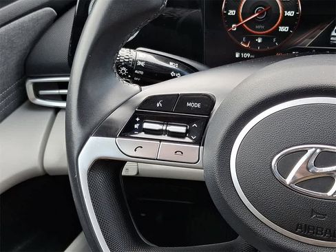 Used 2023 Hyundai Elantra Limited w/ Preferred Accessory Package image 21