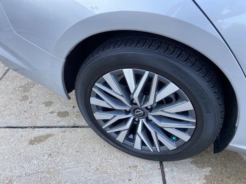 Used 2024 Nissan Altima 2.5 SV image 30