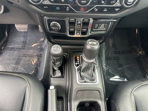 Used 2024 Jeep Wrangler Unlimited Sahara w/ Technology Group image 16