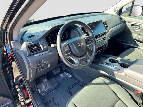 Used 2024 Honda Ridgeline Sport image 9