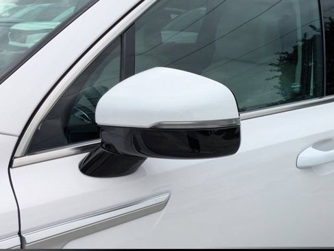 Used 2025 Kia Sorento S w/ Panoramic Sunroof Package FWD image 12
