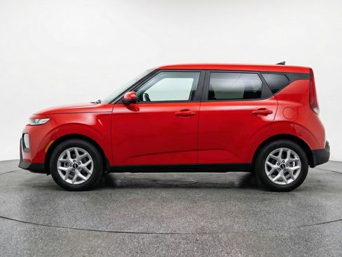 Used 2025 Kia Soul LX w/ LX Technology Package FWD image 5