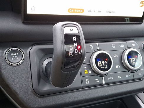 Certified 2025 Land Rover Defender 110 X-Dynamic SE image 25