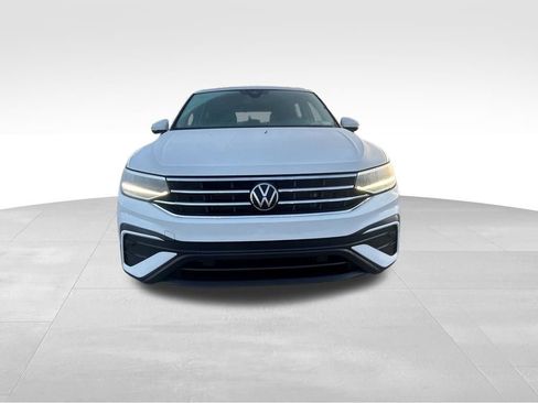 Used 2024 Volkswagen Tiguan SE image 4