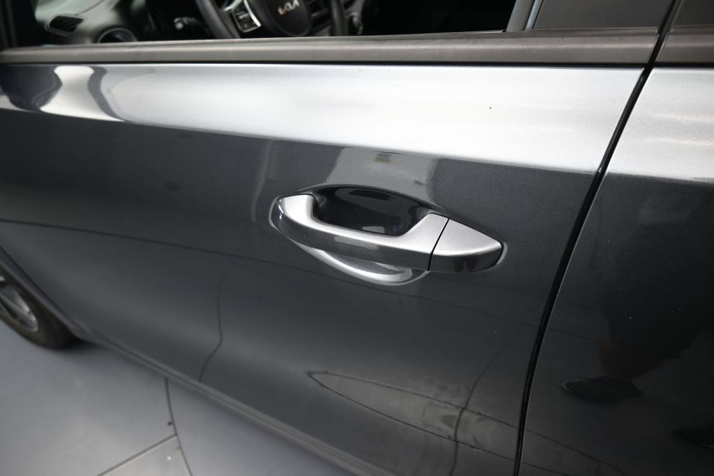 Used 2024 Kia Forte LXS FWD image 31