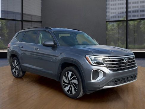 Used 2025 Volkswagen Atlas SE image 7