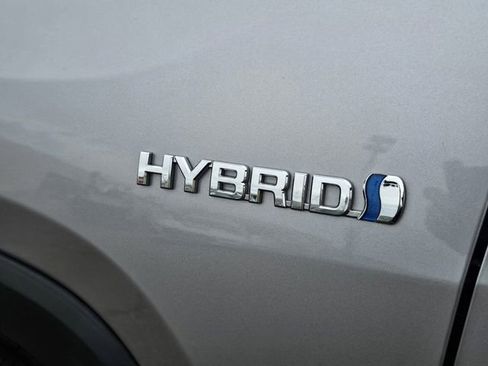 Used 2019 Toyota RAV4 XLE image 32