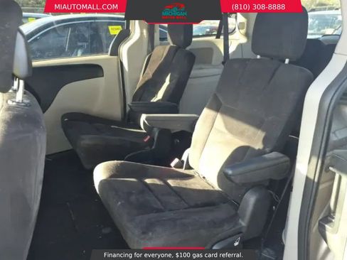 Used 2014 Dodge Grand Caravan SXT w/ UConnect Hands-Free Group FWD image 12
