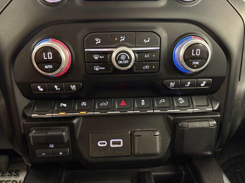 Used 2019 GMC Sierra 1500 AT4 w/ AT4 Premium Package AWD/4WD image 30