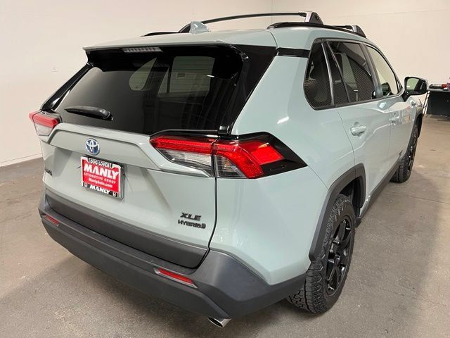 Used 2021 Toyota RAV4 XLE w/ Convenience Package AWD/4WD image 3