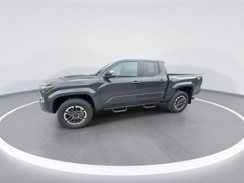 Used 2025 Toyota Tacoma TRD Sport w/ TRD Sport Upgrade Package AWD/4WD image 4