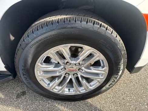 Used 2023 GMC Yukon SLT w/ SLT Luxury Package AWD/4WD image 14
