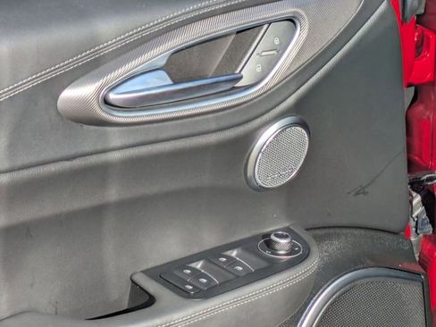 Used 2022 Alfa Romeo Giulia Veloce image 44