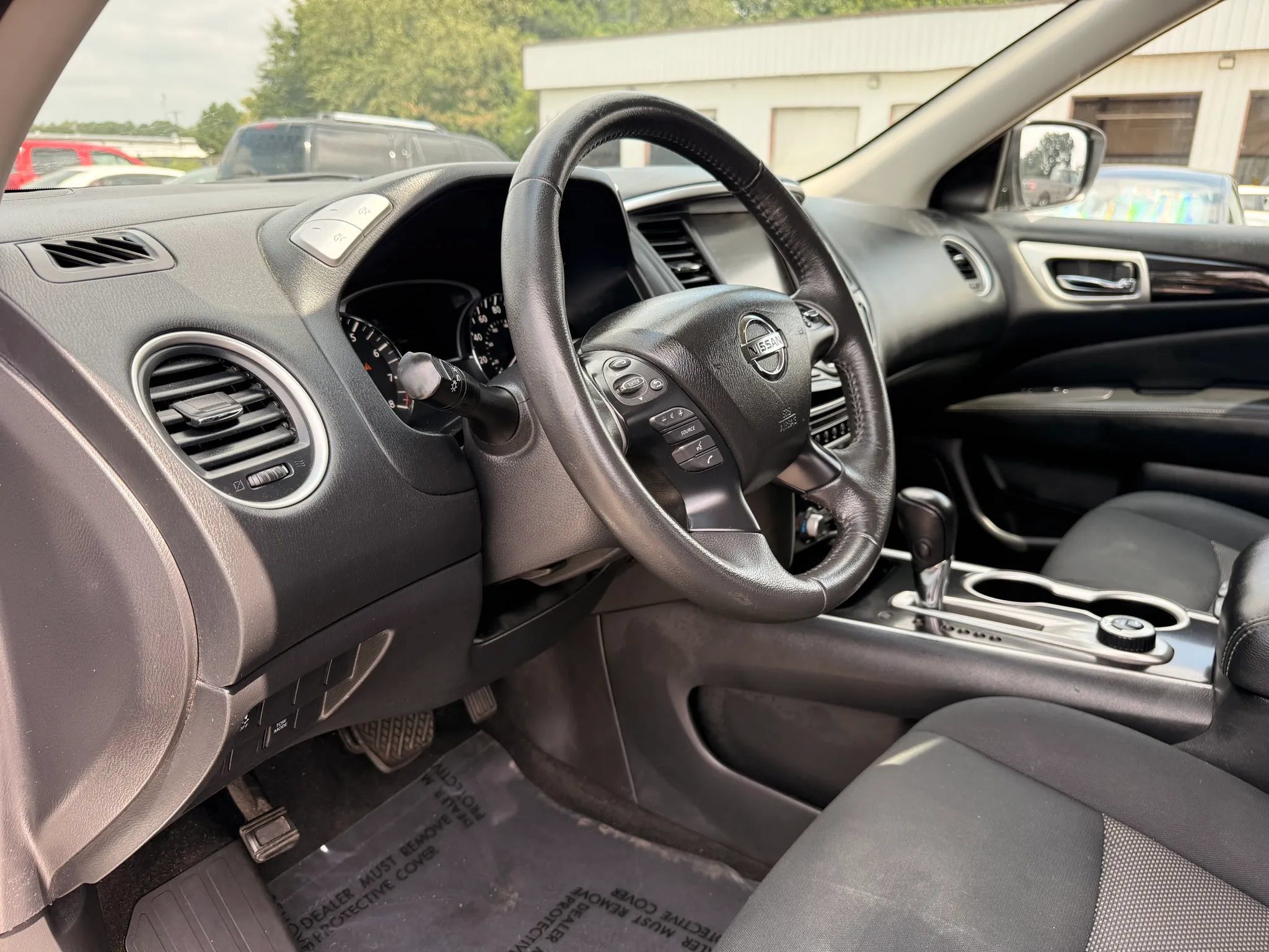 Used 2018 Nissan Pathfinder SV AWD/4WD image 17