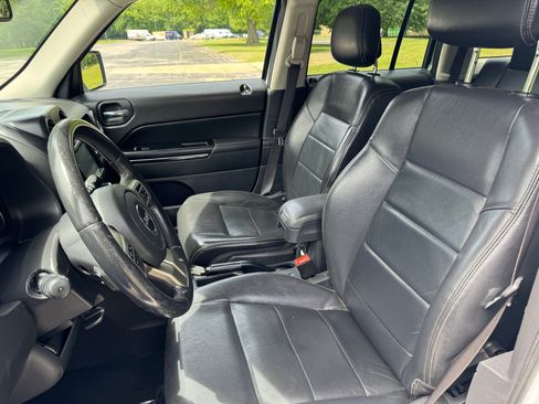 Used 2012 Jeep Patriot Limited w/ Sun/Sound Group image 28