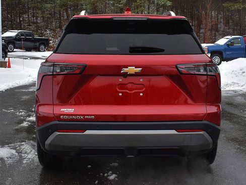 Used 2025 Chevrolet Equinox LT w/ Convenience Package II image 7