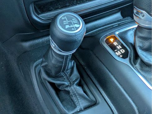 Used 2025 Jeep Wrangler Unlimited Sahara w/ Safety Group AWD/4WD image 20