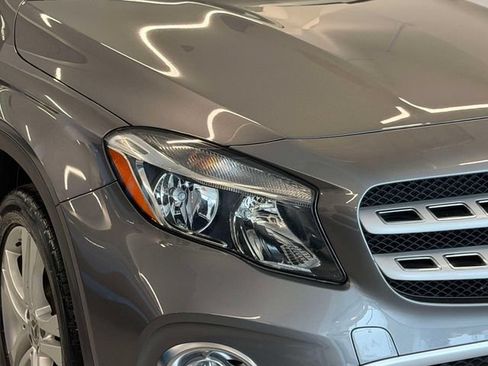 Used 2018 Mercedes-Benz GLA 250 4MATIC w/ Premium Package image 9