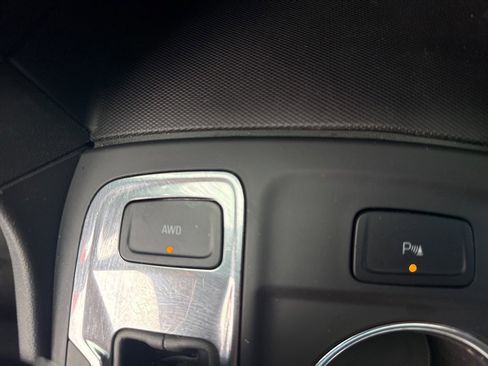 Used 2024 Chevrolet Equinox LT image 36