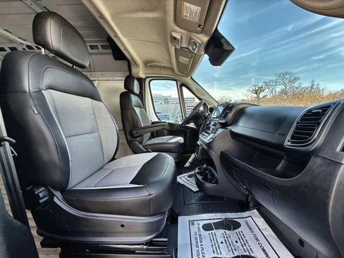 Used 2024 RAM ProMaster 2500 w/ Convenience Group image 24