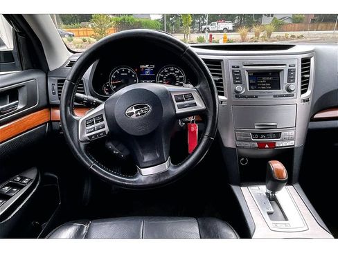 Used 2013 Subaru Outback 2.5i Limited AWD/4WD image 5